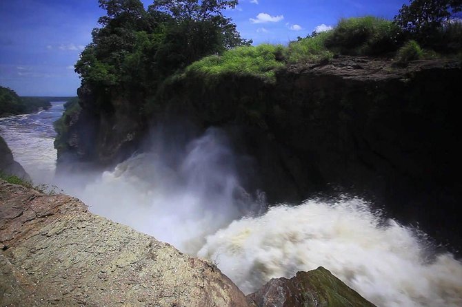 7-Day Uganda Adventure Safari - Midrange Lodges - Day 4: Fort Portal Detour Across the Great Rift Valley and Into Queen Elizabeth Country