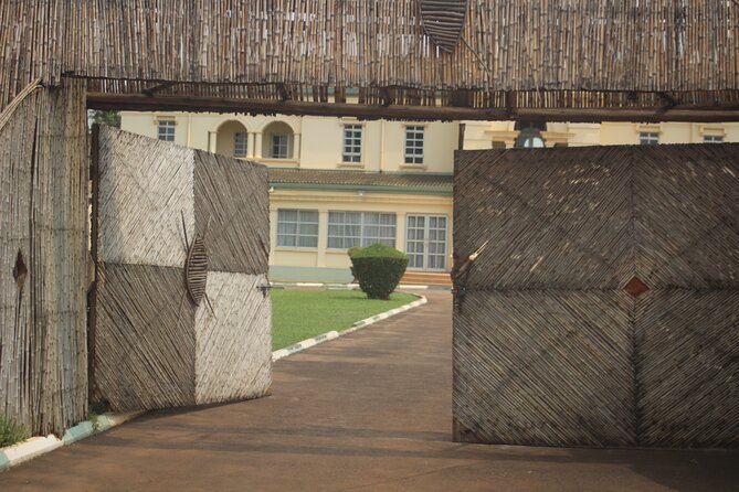 Best Kampala group Walking Tour. - Kisenyi and Central Division: Seeing Real Life Without Getting Lost in It