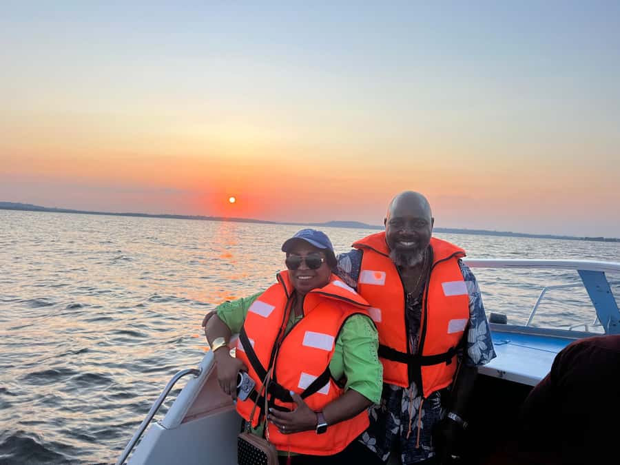 Entebbe: Equatar Line Tour & Victoria Lake Sunset Boat Ride - From Entebbe to Nakiwogo, getting on the lake the right way