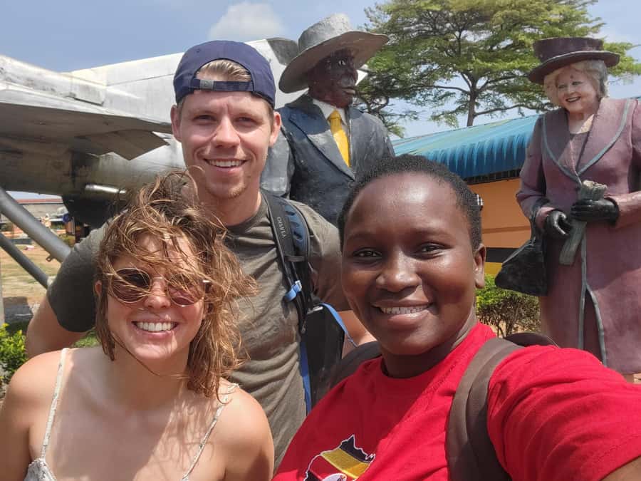 Entebbe: Female-Led Guided Walking Tour - Botanical Gardens: birds, primates, and a lakeside pause
