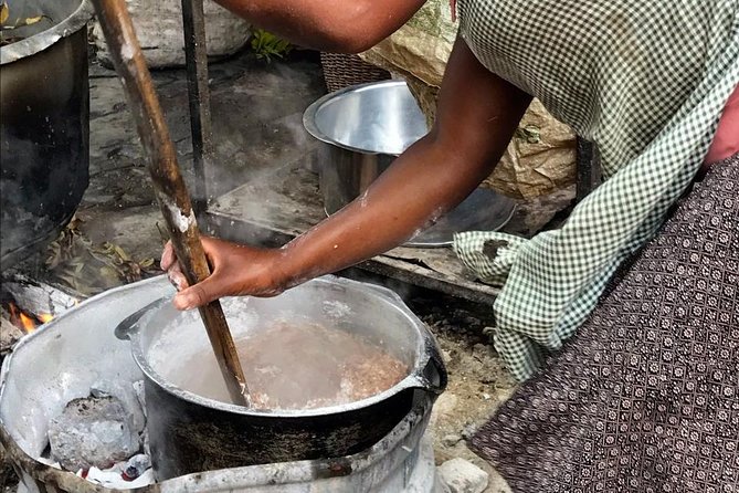Fishing Village Food Tour & Luwombo Stop - Private tour setup, pickup, and group dynamics