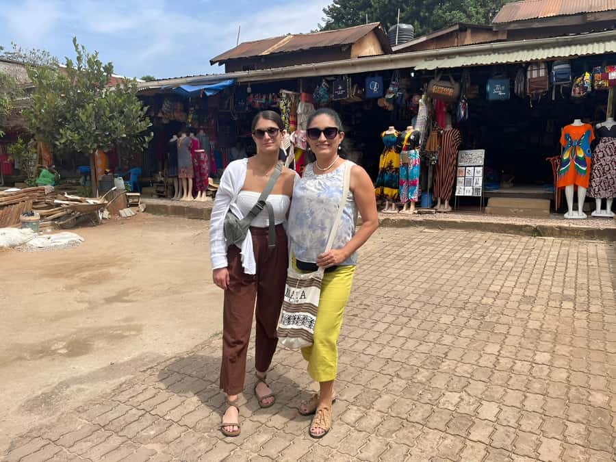 Kampala: City Guided walking sightseeing Tour - Bagala Craft Market: souvenirs with real local makers behind them