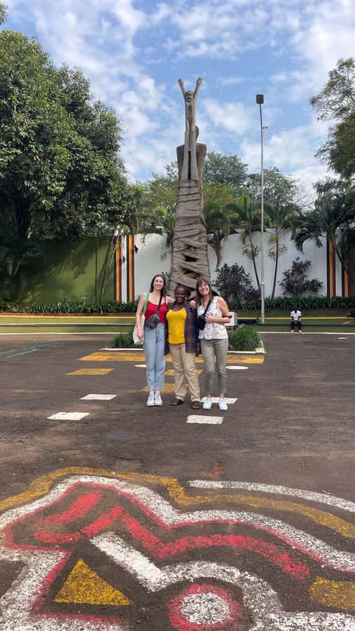 Kampala: Female-Guided Walking Tour - Cariboo Restaurant start, then Independence Monument