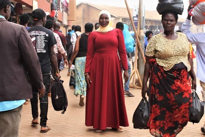 Kampala guided walking tour - Starting at Uganda National Mosque, then walking into Old Kampala