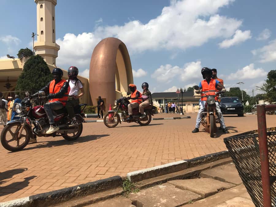 KAMPALA MOTOR BIKE TOURS (boda boda tours) - Your day starts at 8:30, with pickup and a live English guide