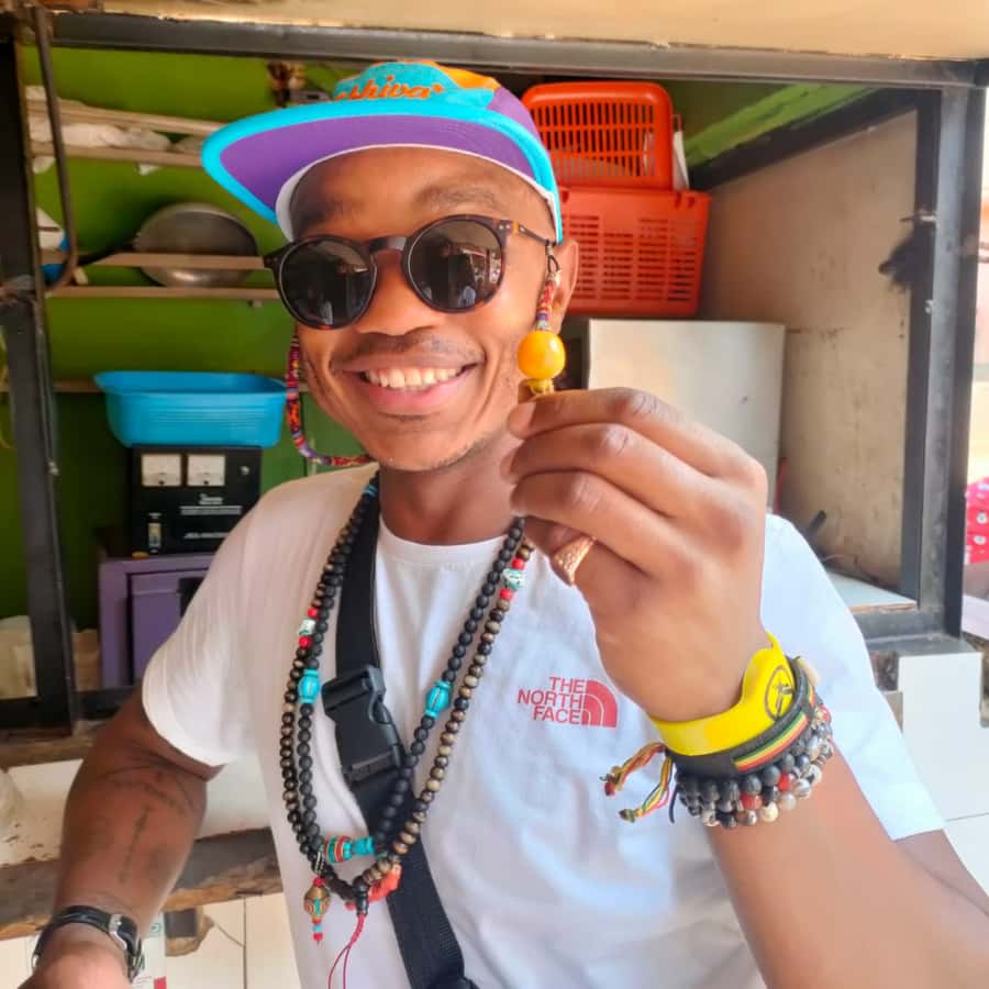 Kampala: Three-Hour Food Tour - Cafe Javas meet-up and the guide setup that matters