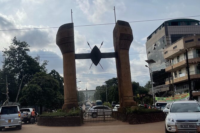 Safe Motorbike Tour in Kampala (Boda Boda Tour) - Stop 1: Bahai Temple for a calm start and shared spiritual space