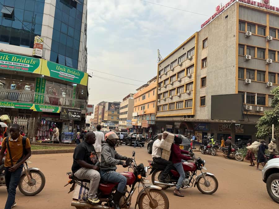 The best Kampala walking experience tour - Hindu temple stop and the feeling of Kampala’s cultural mix